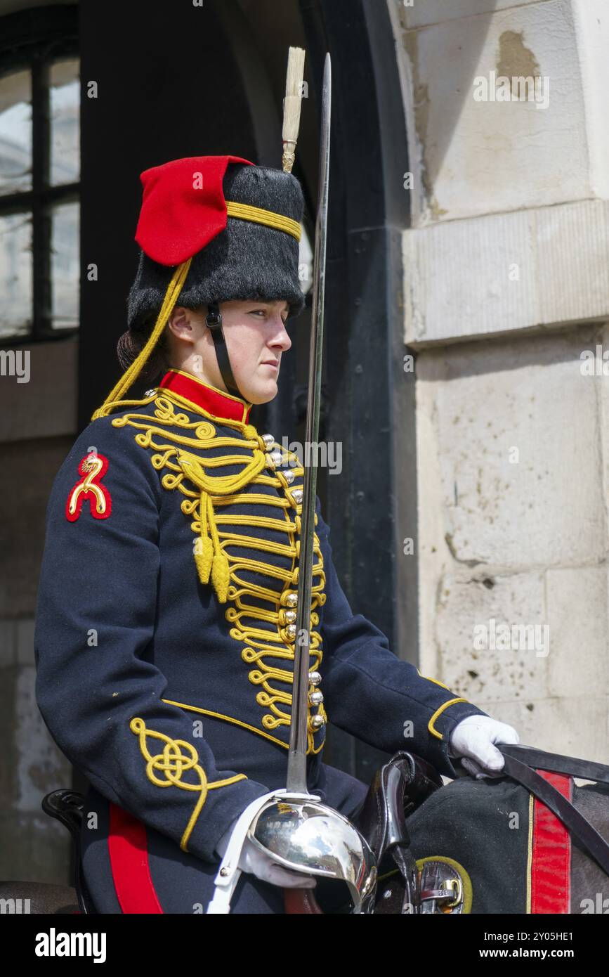 LONDON, JULI 30: Kings-Truppe Royal Horse Artillery in Whitehall London am 30. Juli 2017. Nicht identifizierte Frau Stockfoto