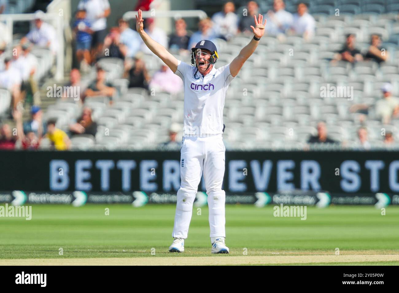 Dan Lawrence von England appelliert an einen Wicket während des 2. Rothesay Test Match Day 4 in Lords, London, Großbritannien, 1. September 2024 (Foto: Izzy Poles/News Images) Stockfoto