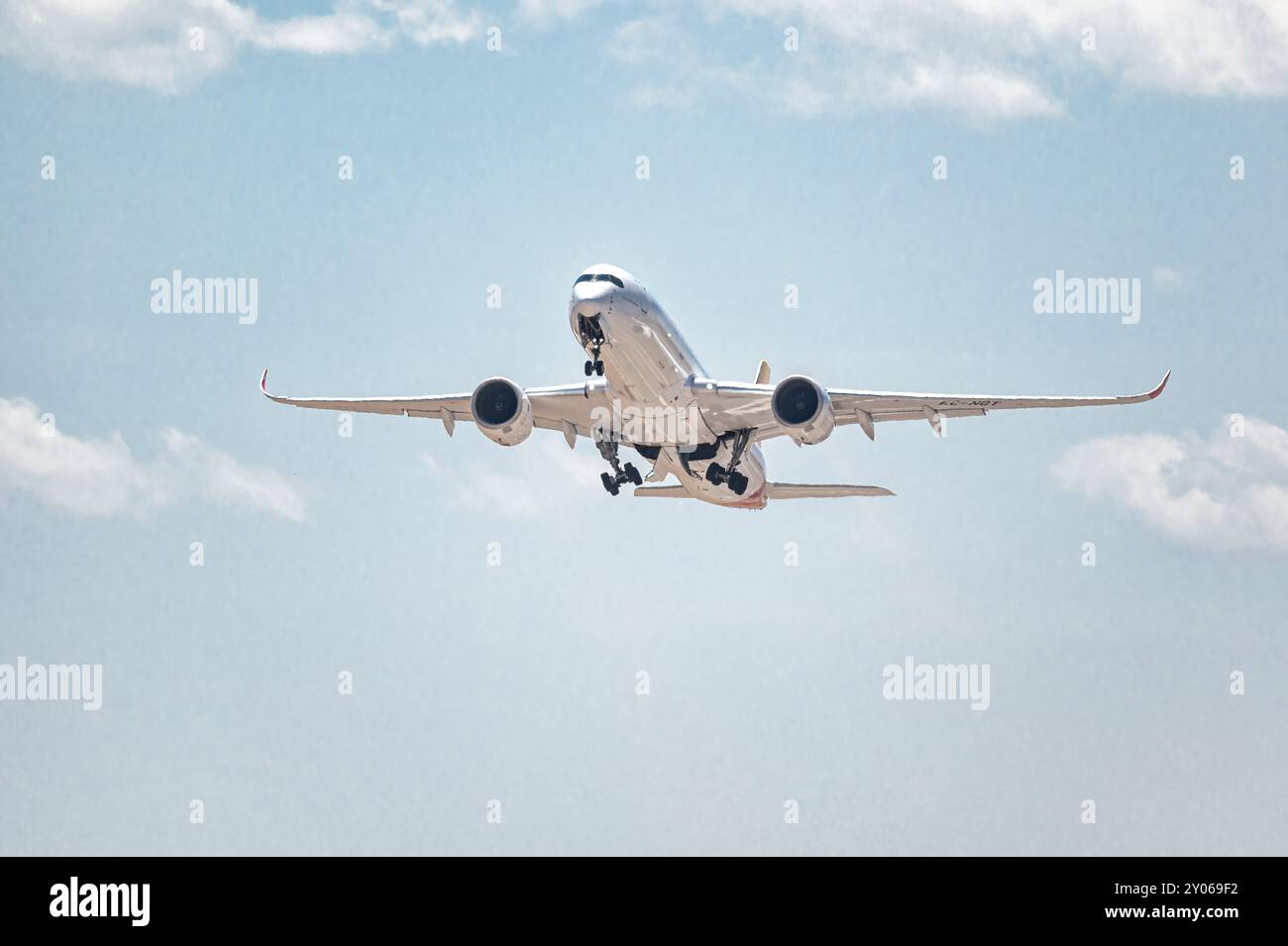 Madrid, Spanien; 24.05.2024: Airbus A350 Modellflugzeug der spanischen Firma Iberia während des Startmanövers Stockfoto