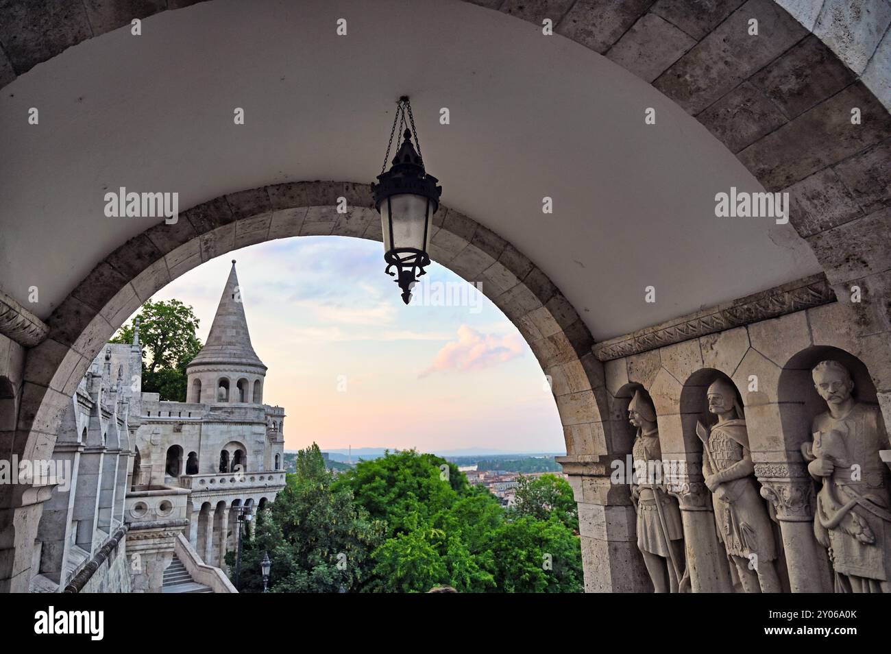 Südtor der Fischerbastei (Halaszbastya) in Budapest Stockfoto