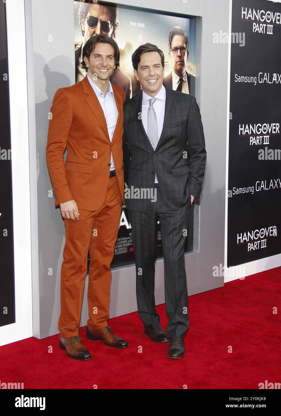 Bradley Cooper und Ed Helms bei der Premiere des Hangover Part III in Los Angeles, 20051 im Mann Village Theater in Los Angeles, USA Stockfoto