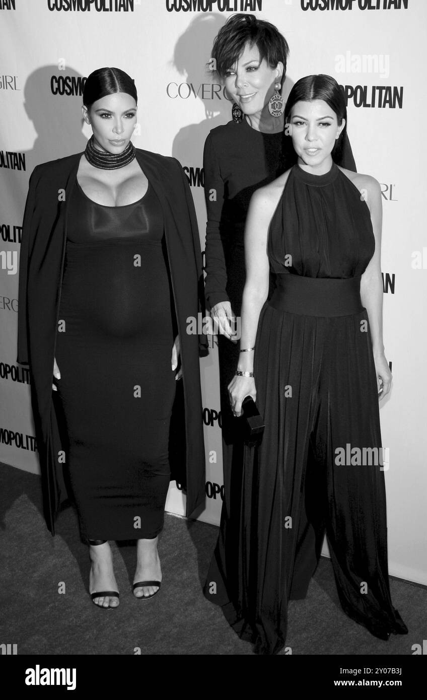 Kris Jenner, Kourtney Kardashian und Kim Kardashian bei der 50. Geburtstagsfeier des Cosmopolitan Magazine in Ysabel in West Hollywood, USA am Octo Stockfoto