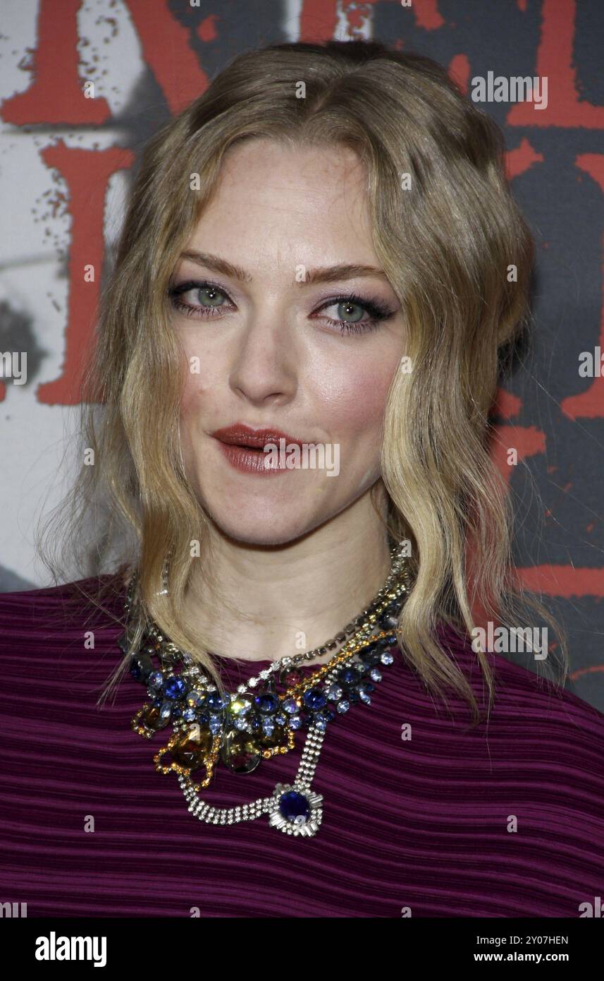 Amanda Seyfried bei der Premiere von Red Riding Hood in Los Angeles am 7. März 2011 im Grauman's Chinese Theater in Hollywood, USA Stockfoto