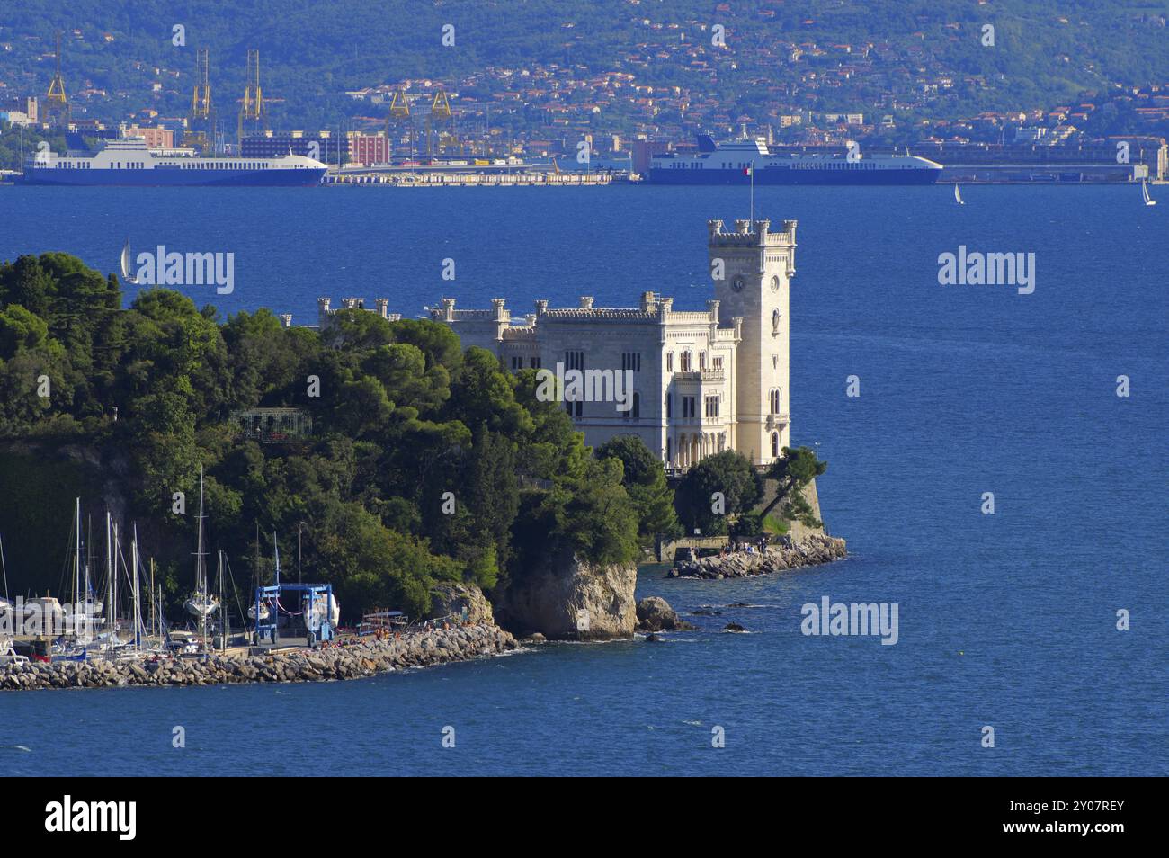 Miramare Palast an der Küste von Triest, der Palast Miramare, Küste von Triest Stockfoto