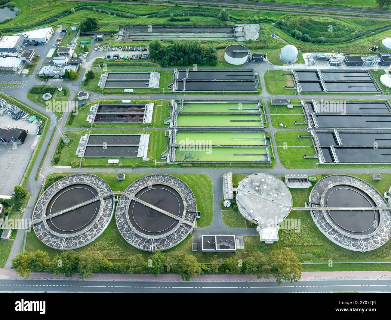 Luftaufnahme einer Abwasseranlage in Hengelo, Niederlande Stockfoto