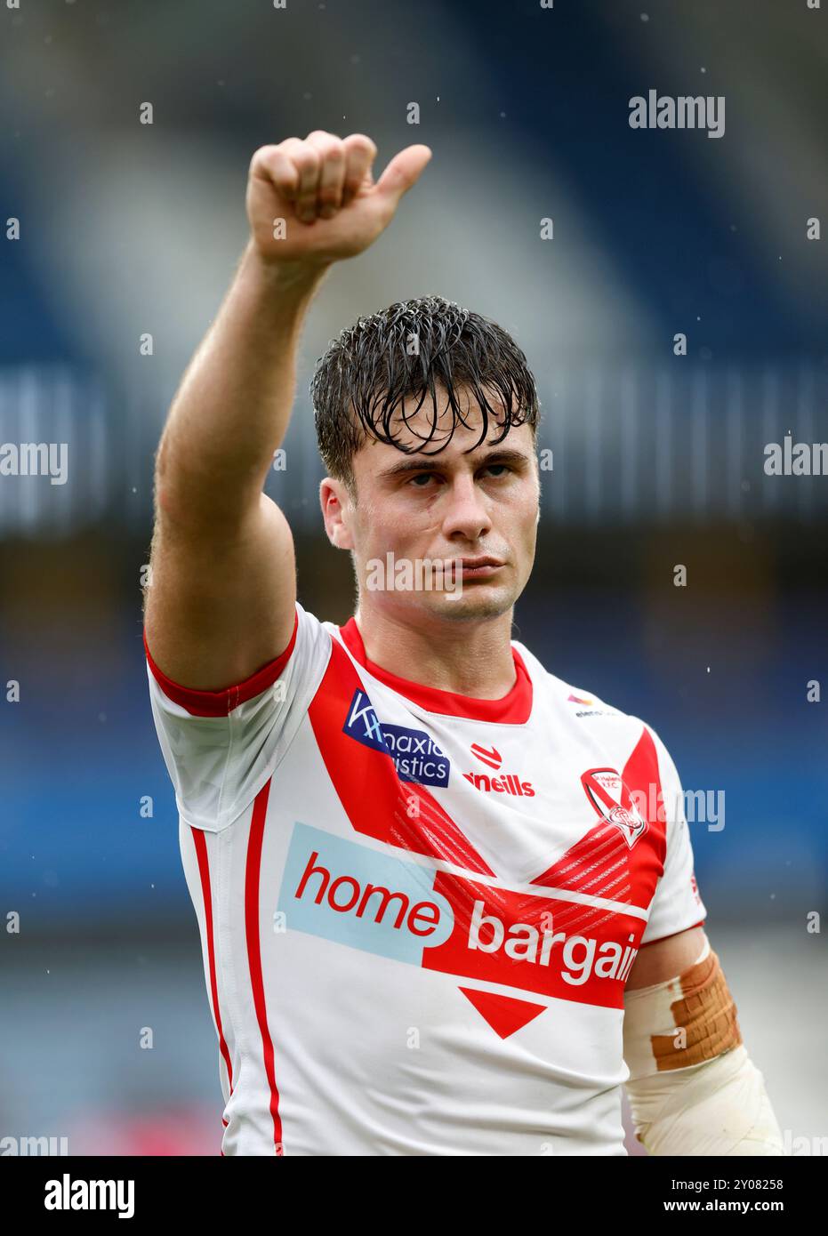 St. Helens' Jake Burns feiert nach dem Gallagher Premiership-Spiel im John Smith's Stadium in Huddersfield. Bilddatum: Sonntag, 1. September 2024. Siehe PA Story RUGBYL Huddersfield. Das Foto sollte lauten: Nigel French/PA Wire. EINSCHRÄNKUNGEN: Verwendung unterliegt Einschränkungen. Nur redaktionelle Verwendung, keine kommerzielle Nutzung ohne vorherige Zustimmung des Rechteinhabers. Stockfoto