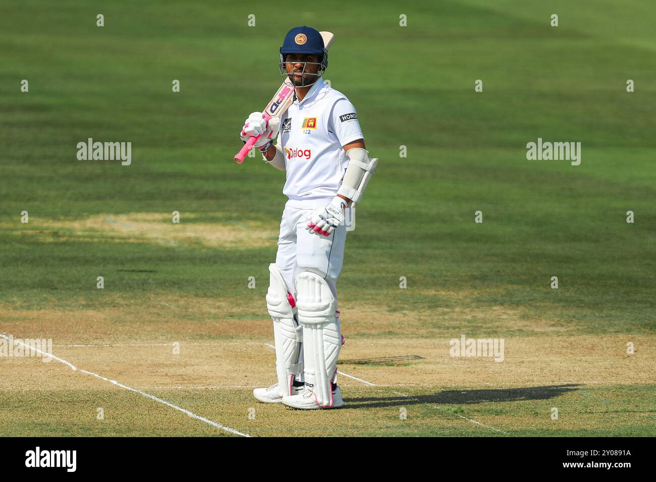 Dinesh Chandimal of Sri Lanka sieht sich während des 2. Rothesay Test Match Day 4 in Lords, London, Großbritannien, am 1. September 2024 an (Foto: Izzy Poles/News Images) Stockfoto