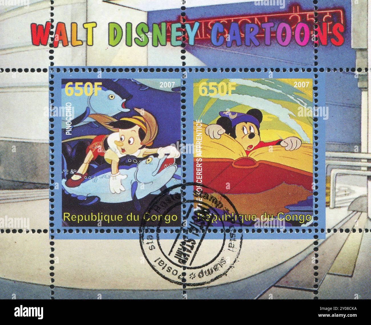 KONGO - CA. 2007: Briefmarke gedruckt von Kongo, zeigt den Zauberlehrling und Pinocchio, ca. 2007 Stockfoto