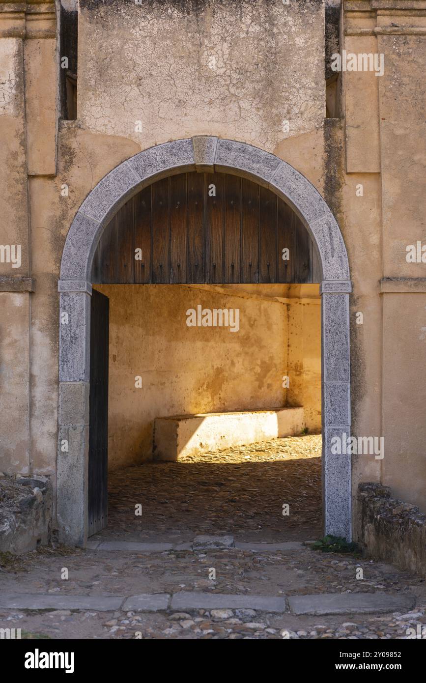 Türeingang zum Schloss Juromenha in Alentejo, Portugal, Europa Stockfoto