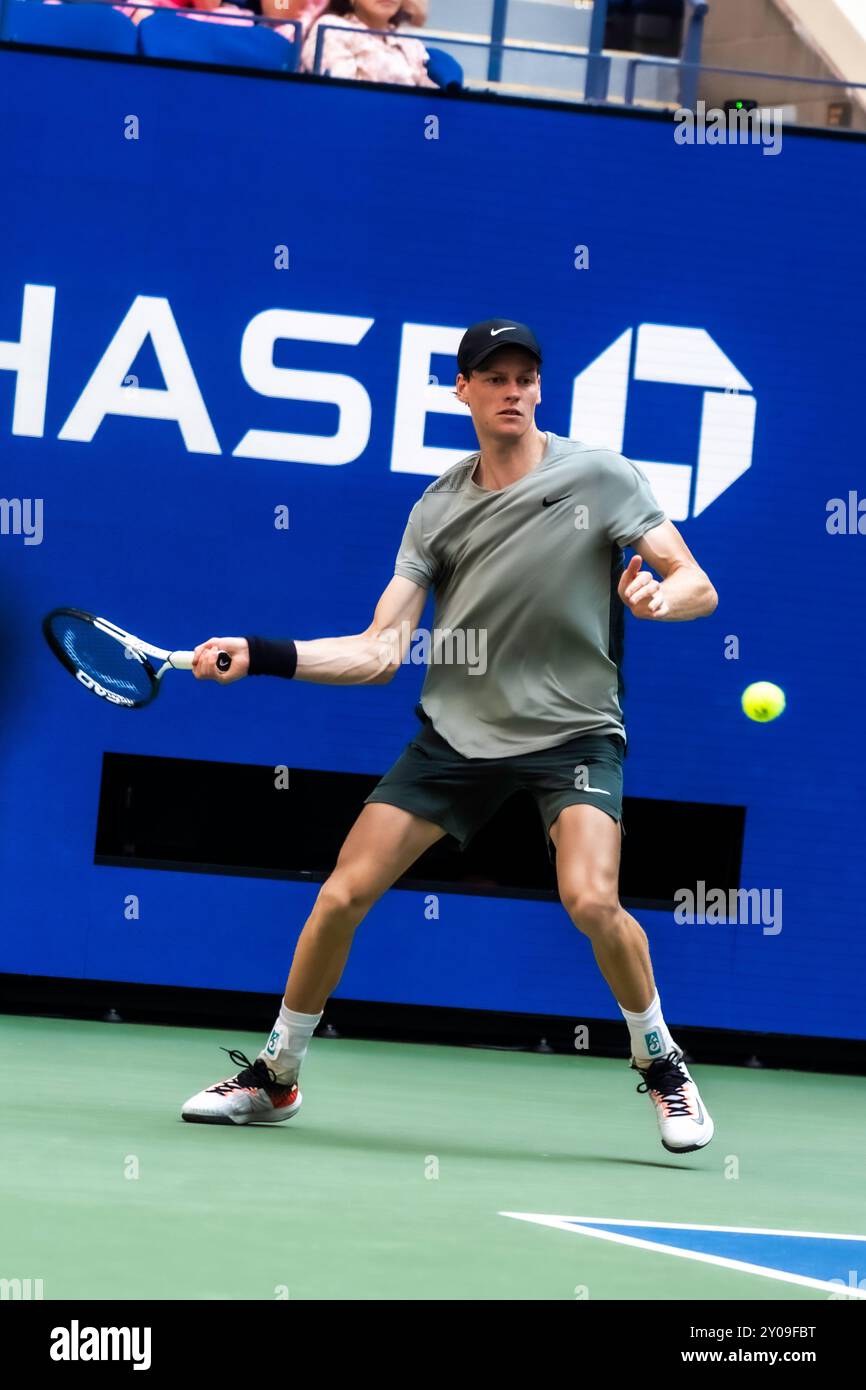 Jannik Sinner (ITA) tritt in Runde 1 der US Open Tennis 2024 an. Stockfoto