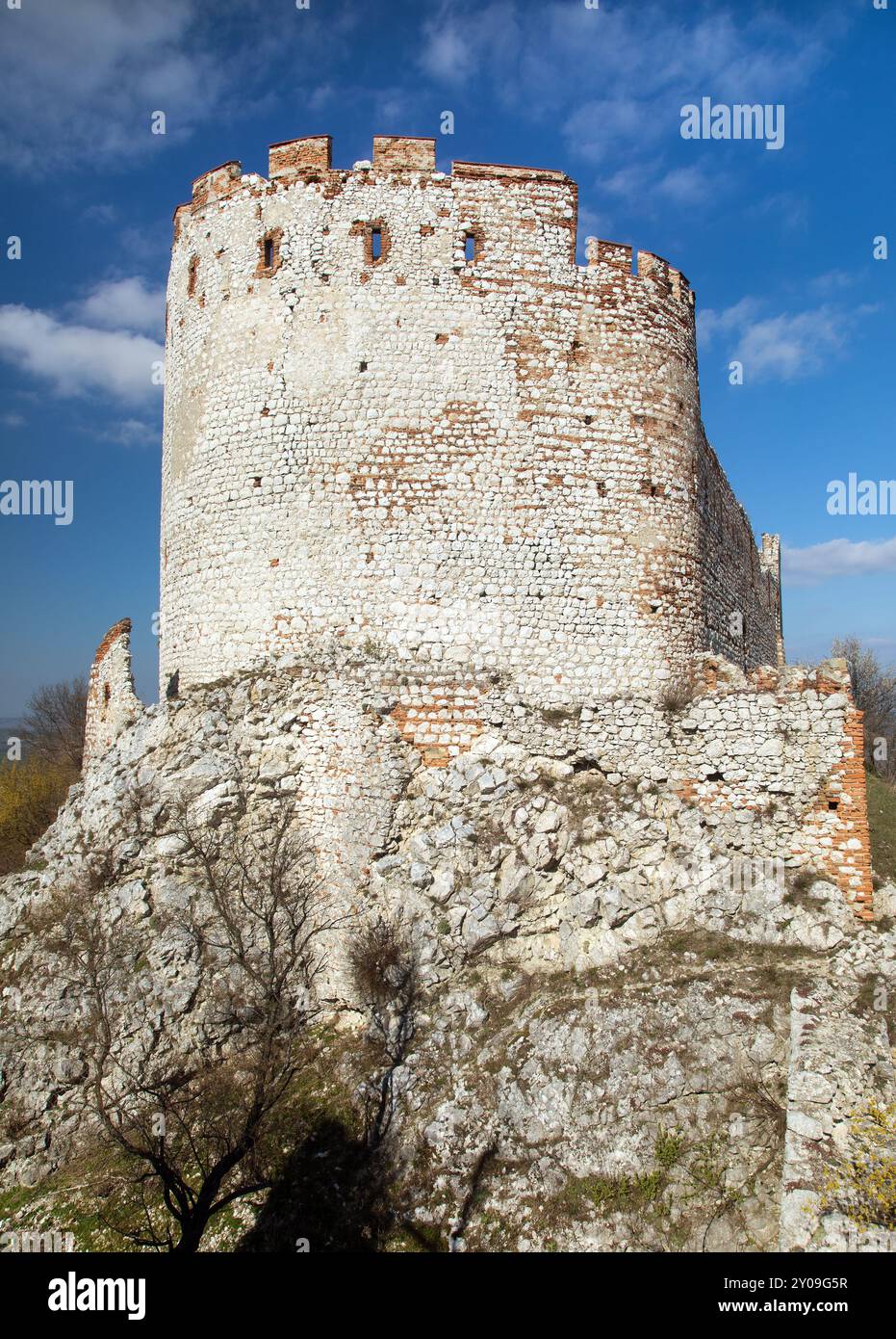 Ruinen der Burg von Devicky, Hügel von Pawlow, Südmähren, Tschechische Republik Stockfoto