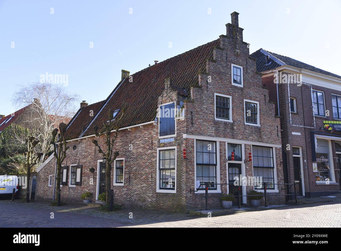 Broek in Waterland, Niederlande. Februar 2023. Historische Fassaden in Broek in Waterland Stockfoto