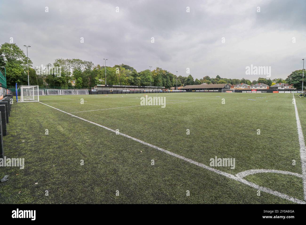 Sutton Coldfield, Großbritannien. September 2024. Sutton Coldfield 1. September 2024: Trevor Brown Memorial Ground. Heimstadion des Fußballclubs Boldmere St Michaels. Phot spielte vor dem Spiel zwischen Boldmere St Michaels Women und Northampton Town Women. Quelle: Clive Stapleton/Alamy Live News Stockfoto