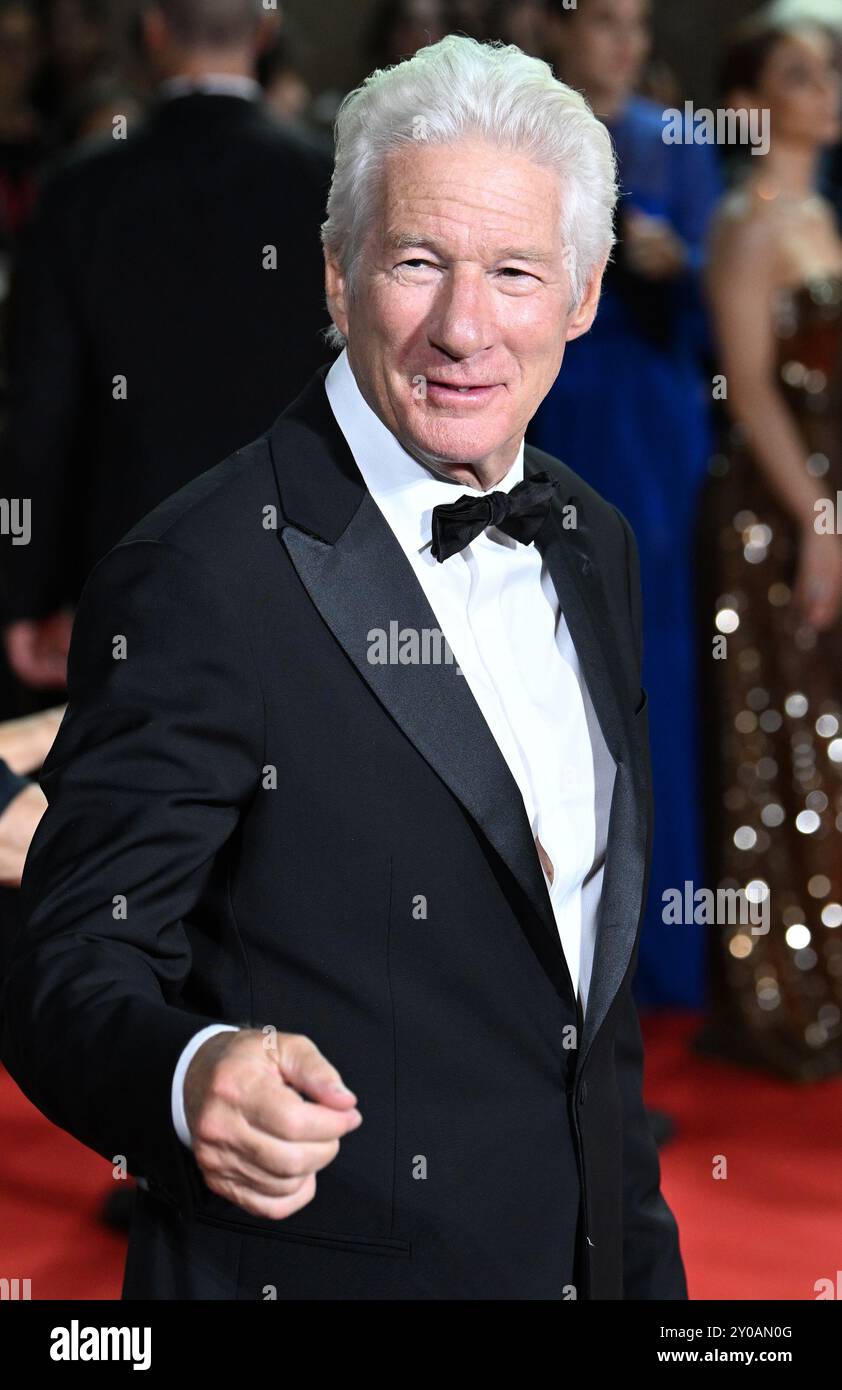 Venedig, Italien. September 2024. Der US-amerikanische Schauspieler Richard Gere nimmt am Sonntag, den 1. September 2024, bei der Uraufführung von Wolfs auf dem 81. Venedig Film Festival in Venedig, Italien, Teil. Foto: Rune Hellestad/ Credit: UPI/Alamy Live News Stockfoto