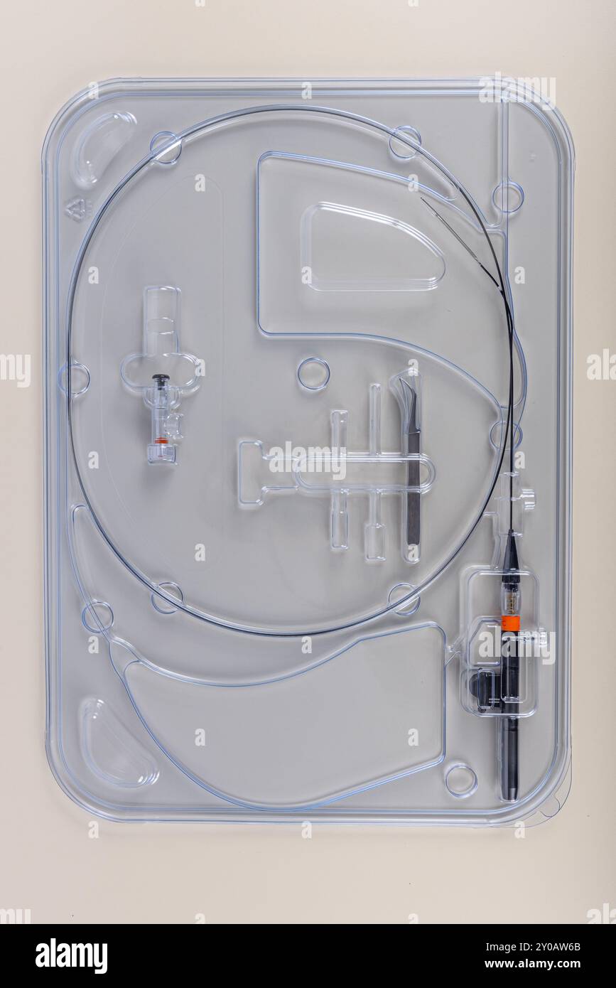 Peripheres Plaque Removal System. Peripheres Plaque-Entnahmesystem für chirurgische Zwecke, verlängerte Großgefäßspitze für Kalzium, Modell THS-LX-C für Periphe Stockfoto