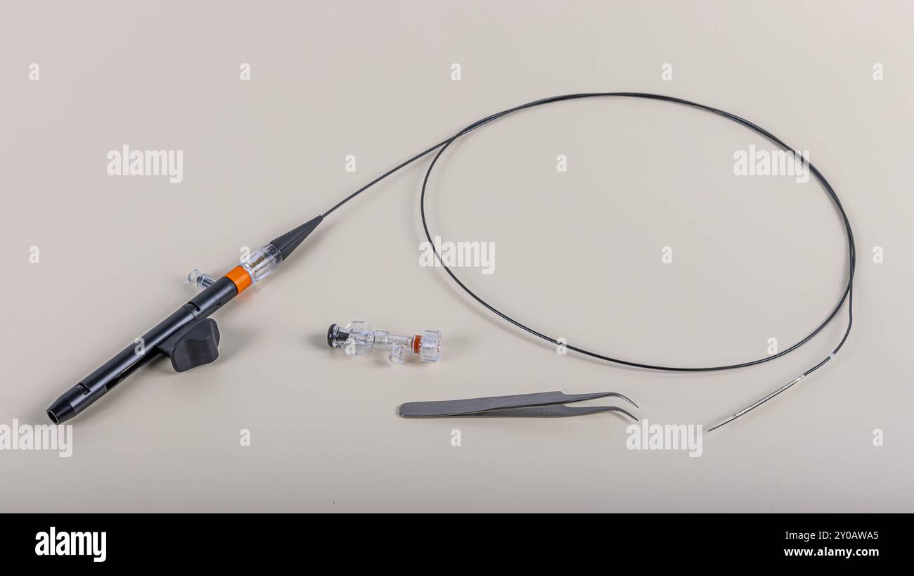 Peripheres Plaque Removal System. Peripheres Plaque-Entnahmesystem für chirurgische Zwecke, verlängerte Großgefäßspitze für Kalzium, Modell THS-LX-C für Periphe Stockfoto