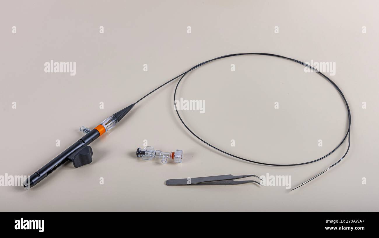 Peripheres Plaque Removal System. Peripheres Plaque-Entnahmesystem für chirurgische Zwecke, verlängerte Großgefäßspitze für Kalzium, Modell THS-LX-C für Periphe Stockfoto