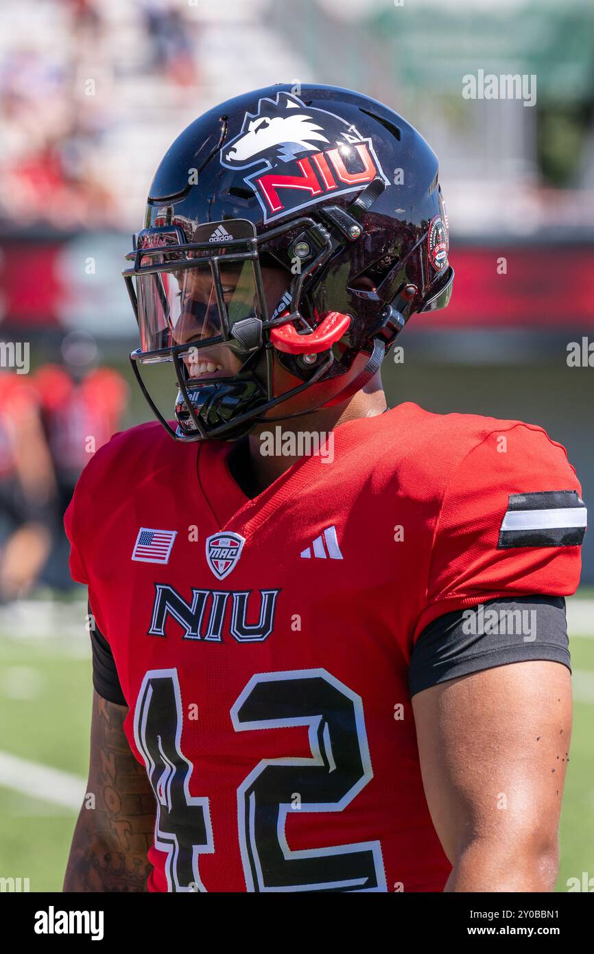 DeKalb, USA. 31. August 2024. Jordan Monroe (#42) konzentriert sich auf Traineranweisungen für die NCAA 2024 Season Opener für die Northern Illinois University Huskies vs Western Illinois University Leathernecks im Huskie Stadium am 31 2024. August Endrunde: NIU - 54, WIU 15 (Foto: Raj Chavda/SIPA USA) Credit: SIPA USA/Alamy Live News Stockfoto