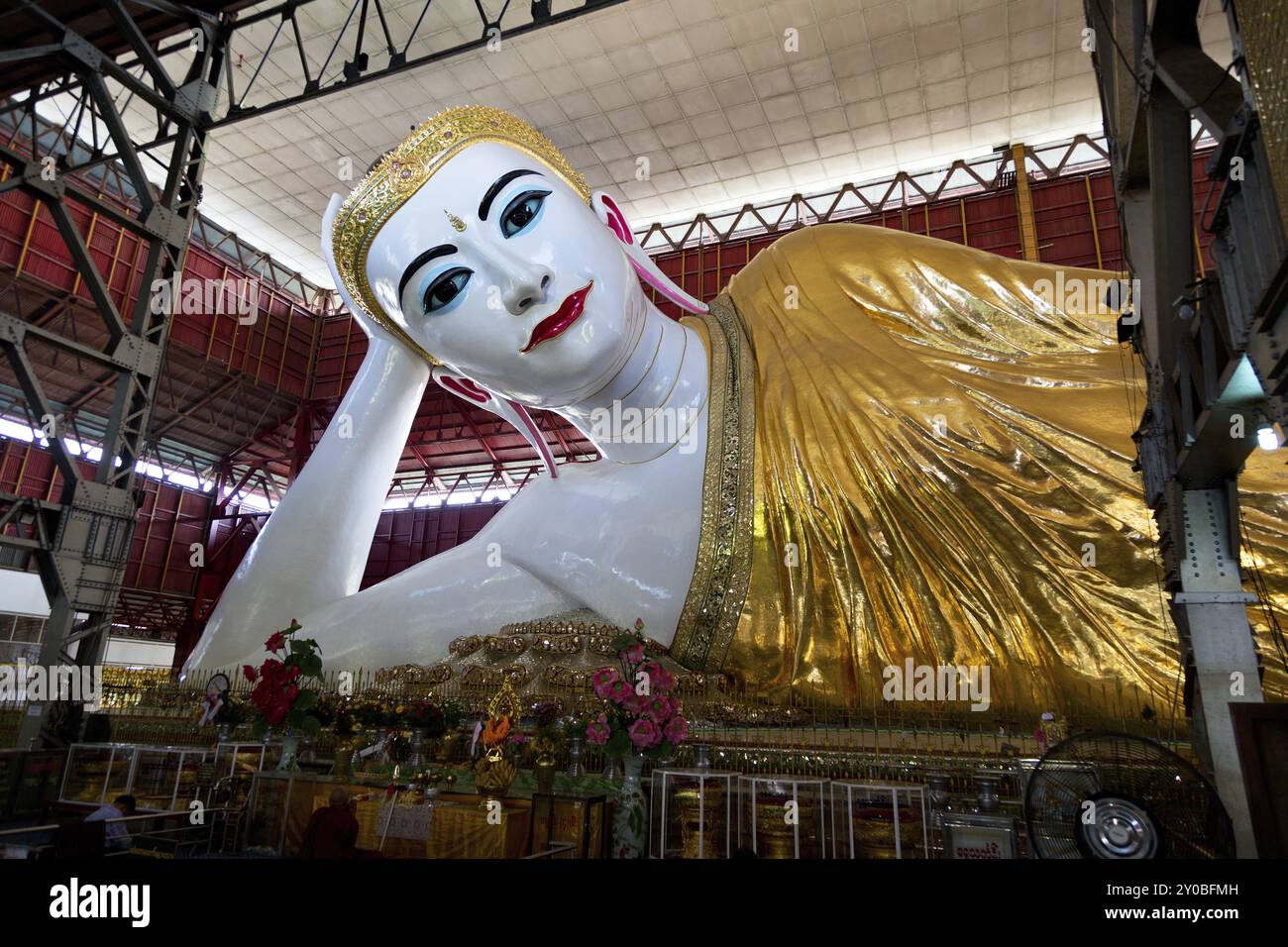 Liegender Buddha in der Kyauk htat Gyi Pagode Stockfoto