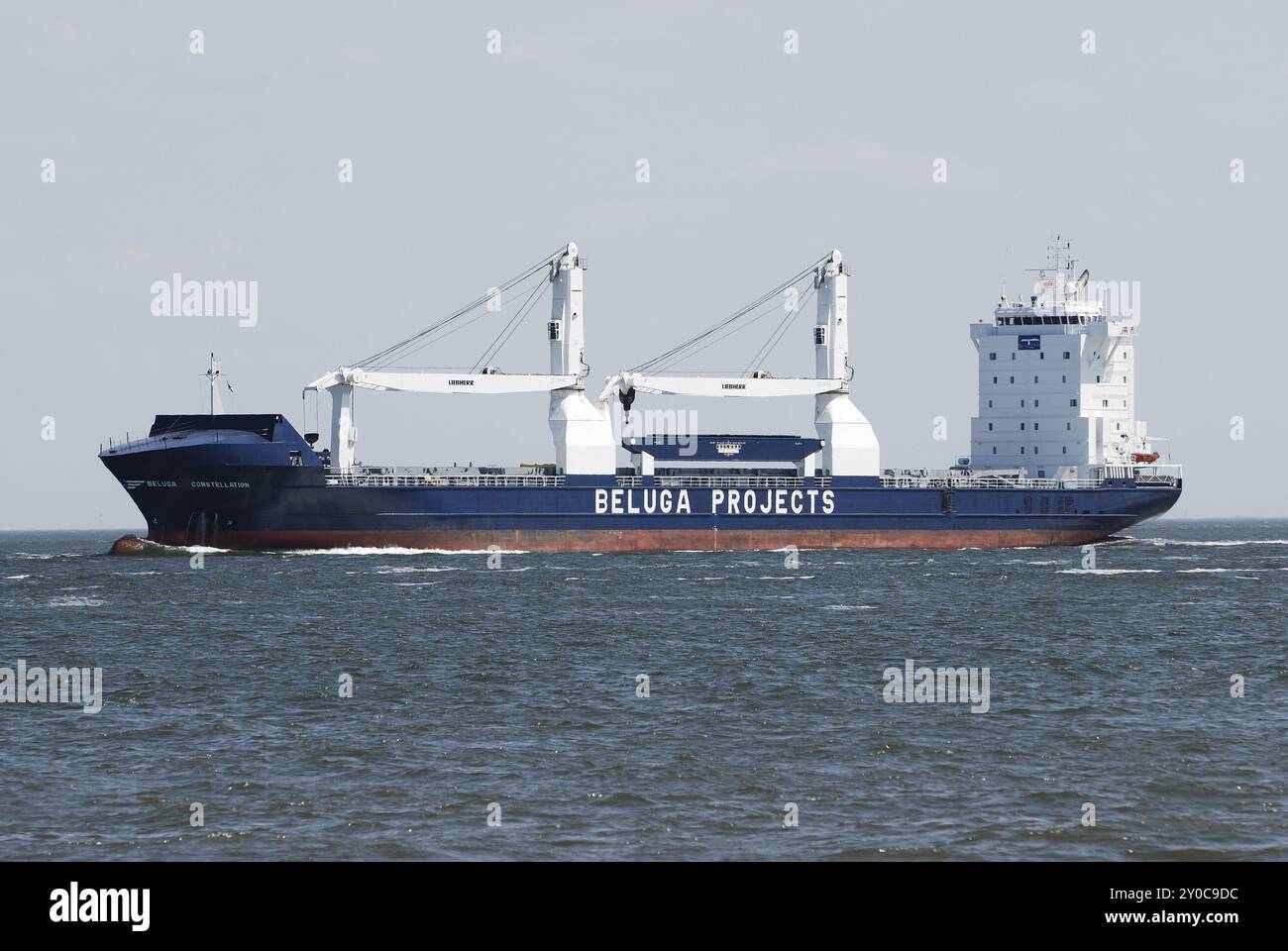 Schwerlast - Projektträger Beluga Constellation verlässt Cuxhaven auf 05.06.2008 IMO - Nummer : 9273806 Name des Schiffes : BELUGA CONSTELLATION Rufzeichen : Stockfoto