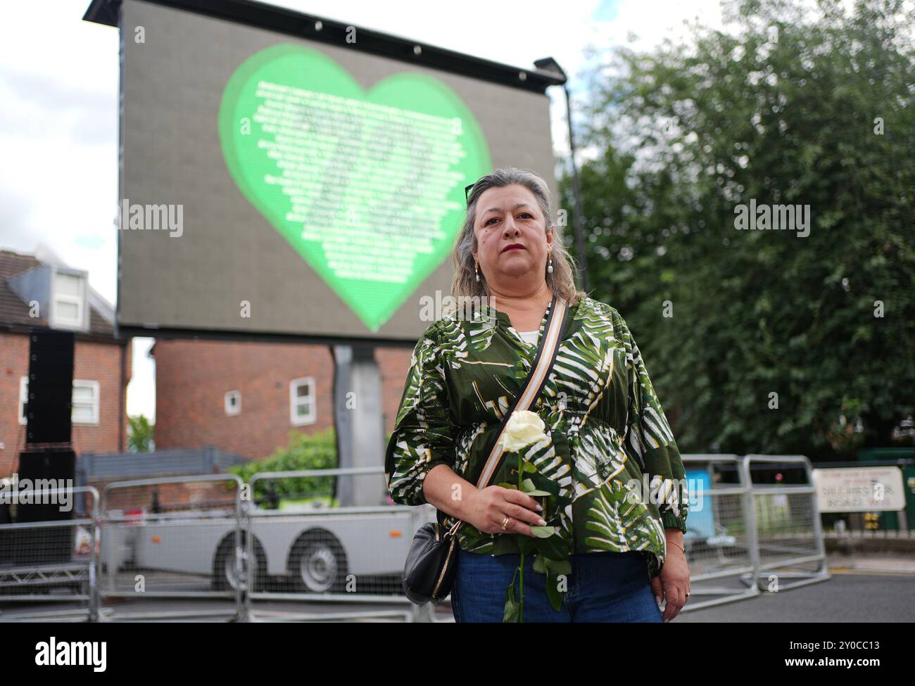 Zuvor unveröffentlichtes Bild von Sandra Ruiz vom 14. Juni 06/2024 vor einem stillen Spaziergang in der Nähe des Grenfell Tower in London, in Erinnerung an ihre 12-jährige Nichte Jessica Urbano Ramirez und all jene, die am 14. Juni 2017 im Grenfell Tower-Feuer ums Leben kamen. Ausgabedatum: Montag, 2. September 2024. Stockfoto