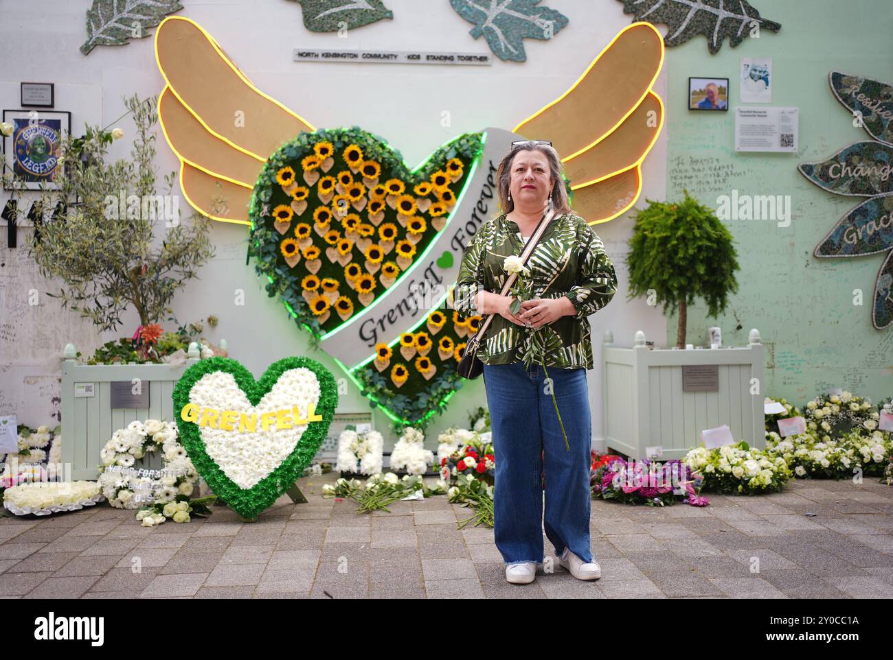 Zuvor unveröffentlichtes Bild von Sandra Ruiz vom 14. Juni 06/2024 vor einem stillen Spaziergang in der Nähe des Grenfell Tower in London, in Erinnerung an ihre 12-jährige Nichte Jessica Urbano Ramirez und all jene, die am 14. Juni 2017 im Grenfell Tower-Feuer ums Leben kamen. Ausgabedatum: Montag, 2. September 2024. Stockfoto