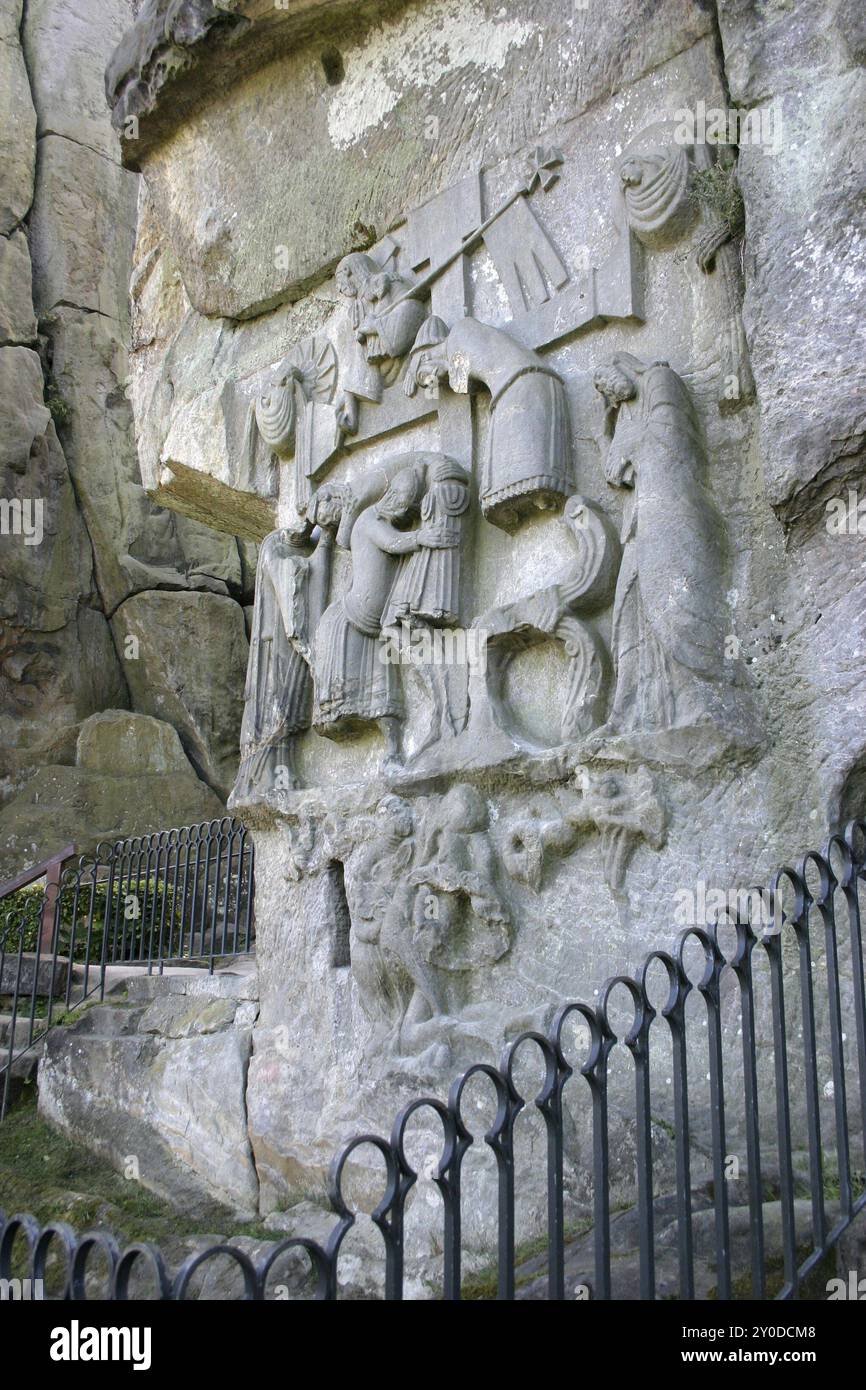 Das bekannte Relief der in den Grottenstein gemeißelten Kreuzdeposition ist von Kunsthistorikern bis heute um 1130/1150, al Stockfoto