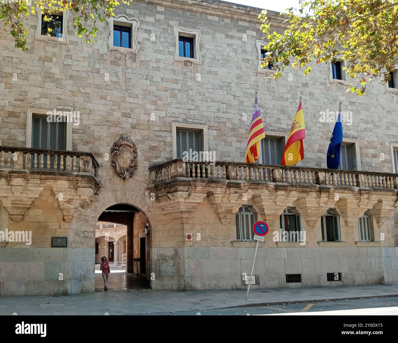 Palma de Mallorca, Spanien; 09. august 2024: Hauptfassade des Obersten Gerichtshofs der Balearen im historischen Zentrum von Palma de Mallorca Stockfoto