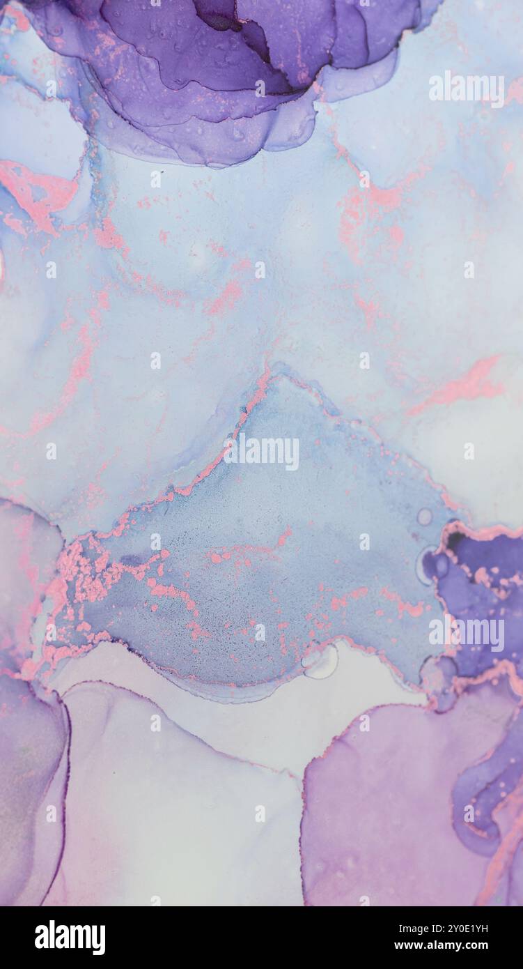 Zarte abstrakte Aquarellkunst mit violetten und rosafarbenen Tönen, die wunderbar für einen weichen, traumhaften Effekt kombiniert werden Stockfoto