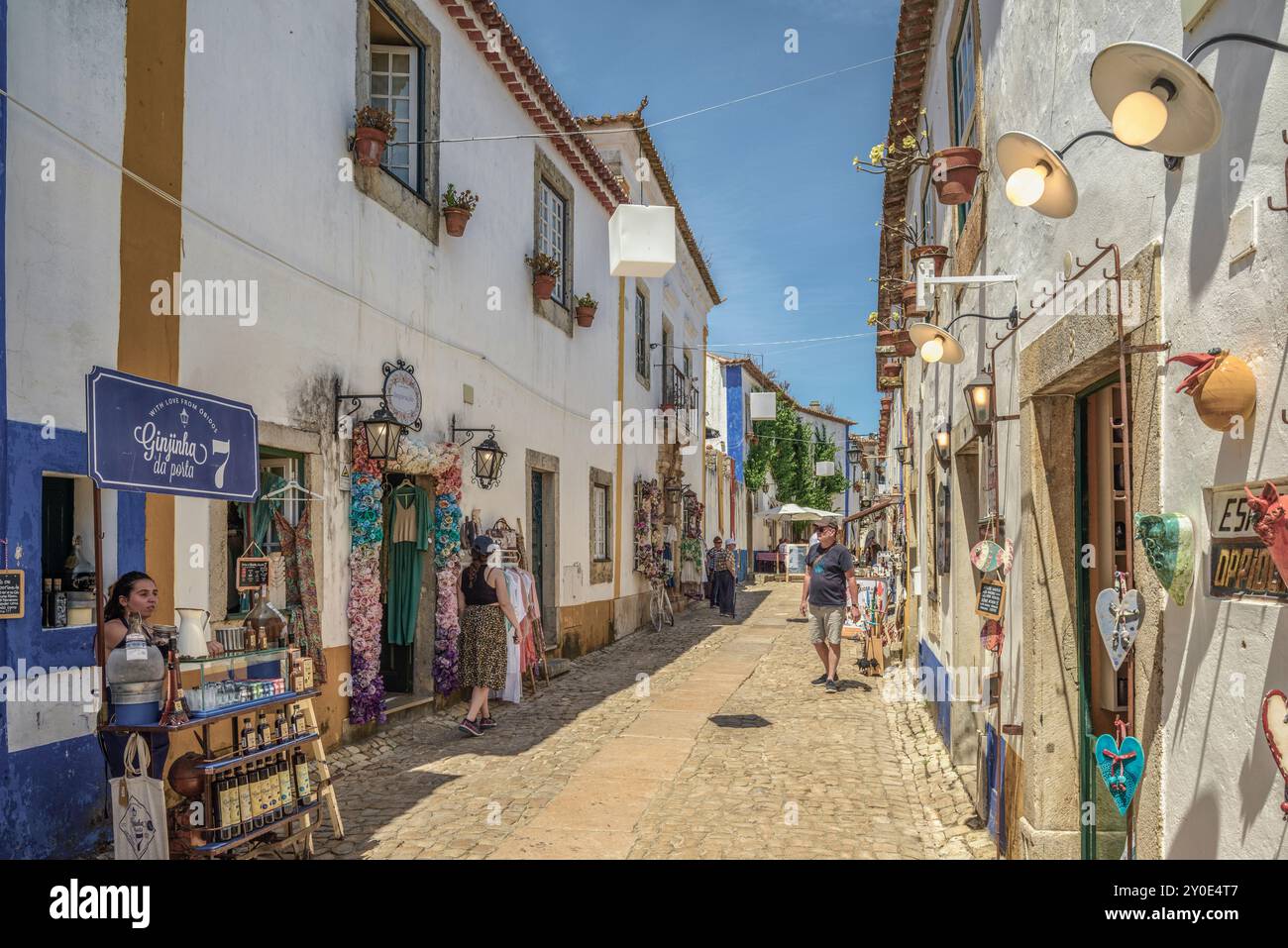 Kleines Geschäft in Obidos, einer ummauerten portugiesischen Stadt, ein Touristenziel in der Region Lissabon. Charmante und attraktive Stadt in Portugal. Europa Stockfoto