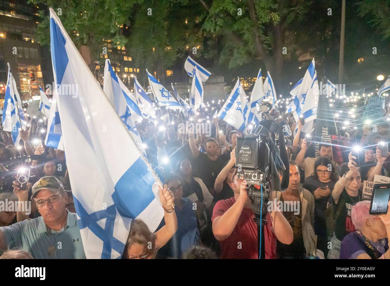"Bring Sie Jetzt Nach Hause" T-Shirt - Run For Their Lives Design