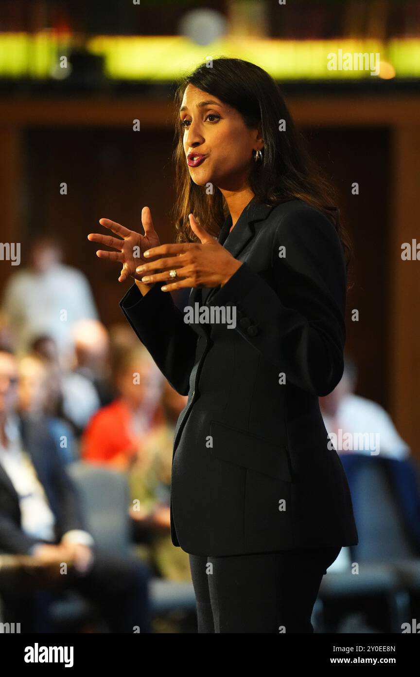 Claire Coutinho, ehemalige Energiesicherheit- und Net Zero-Sekretärin, sprach vor Kemi Badenoch auf einer Kampagne der Konservativen Partei im IET London. Bilddatum: Montag, 2. September 2024. Stockfoto