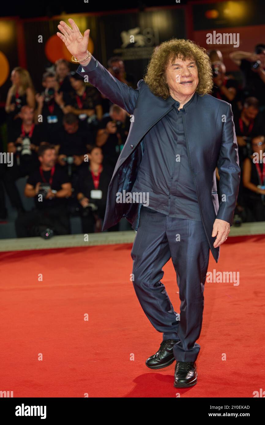 Dreharbeiten, Italien. , . Venice Red Carpet Award Riccardo Cocciante - 20240901 PD26218 Credit: APA-PictureDesk/Alamy Live News Stockfoto