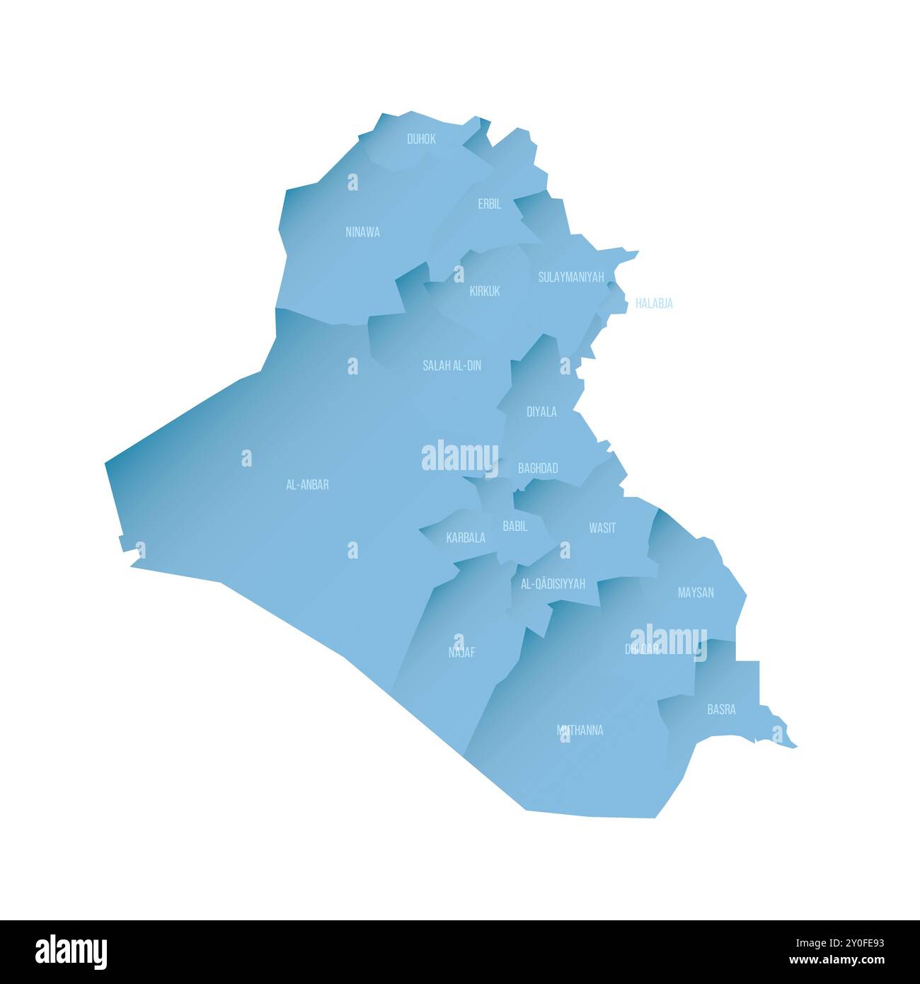 Politische Karte der Verwaltungsabteilungen im Irak – Gouvernements und Region Kurdistan. Schattierte Vektorkarte mit 3D-ähnlichem blauen Verlauf und Namensbeschriftungen Stock Vektor