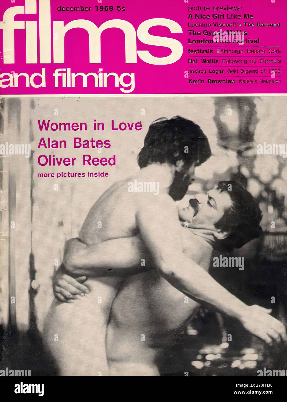 Filme und Dreharbeiten Dez 1969 - Vintage Magazin Cover - Fotograf unnow - Text Transkription [ dezember 1969 5s Filme und Dreharbeiten Frauen in der Liebe Alan Bates Oliver Reed mehr Bilder im Inneren Bild Vorschau: A Nice Girl Like me Luchino Visconti's The Damned the Gypsy Moths London Film Festival Festivals Edinburgh Pesaro Oark Hal Wallis Following ne Tarmula Joshua Logan Gold Biggpra il 1909 Kevin Brownlow Games Neapol by ] NUR FÜR REDAKTIONELLE VERWENDUNG ! Stockfoto