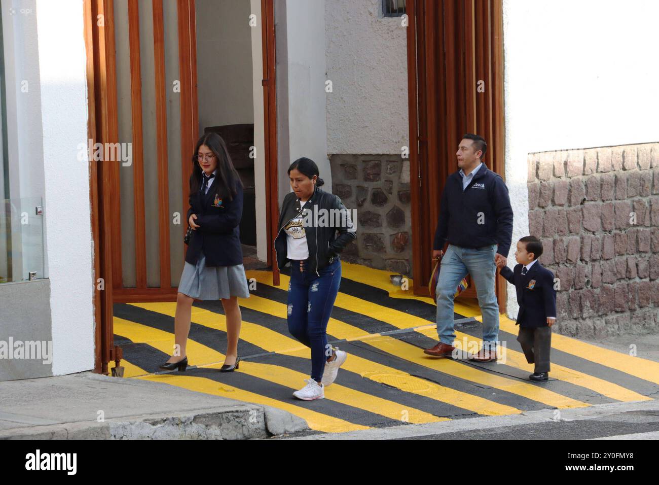 ZURÜCK ZUR SCHULE QUITO QUITO, Montag, 2. September 2024 mehr als 6700 Bildungseinrichtungen wie Colleges und Schulen kehren allmählich in den Unterricht in den Hochländern zurück Fotos API Rolando Enriquez Quito Pichincha Ecuador EDU RÜCKKEHR ZUR SCHULE QUITO b529c04fd515ccb75ac4946c3c229aaa7 Copyright: XROLANDOxENRIQUEZx Stockfoto