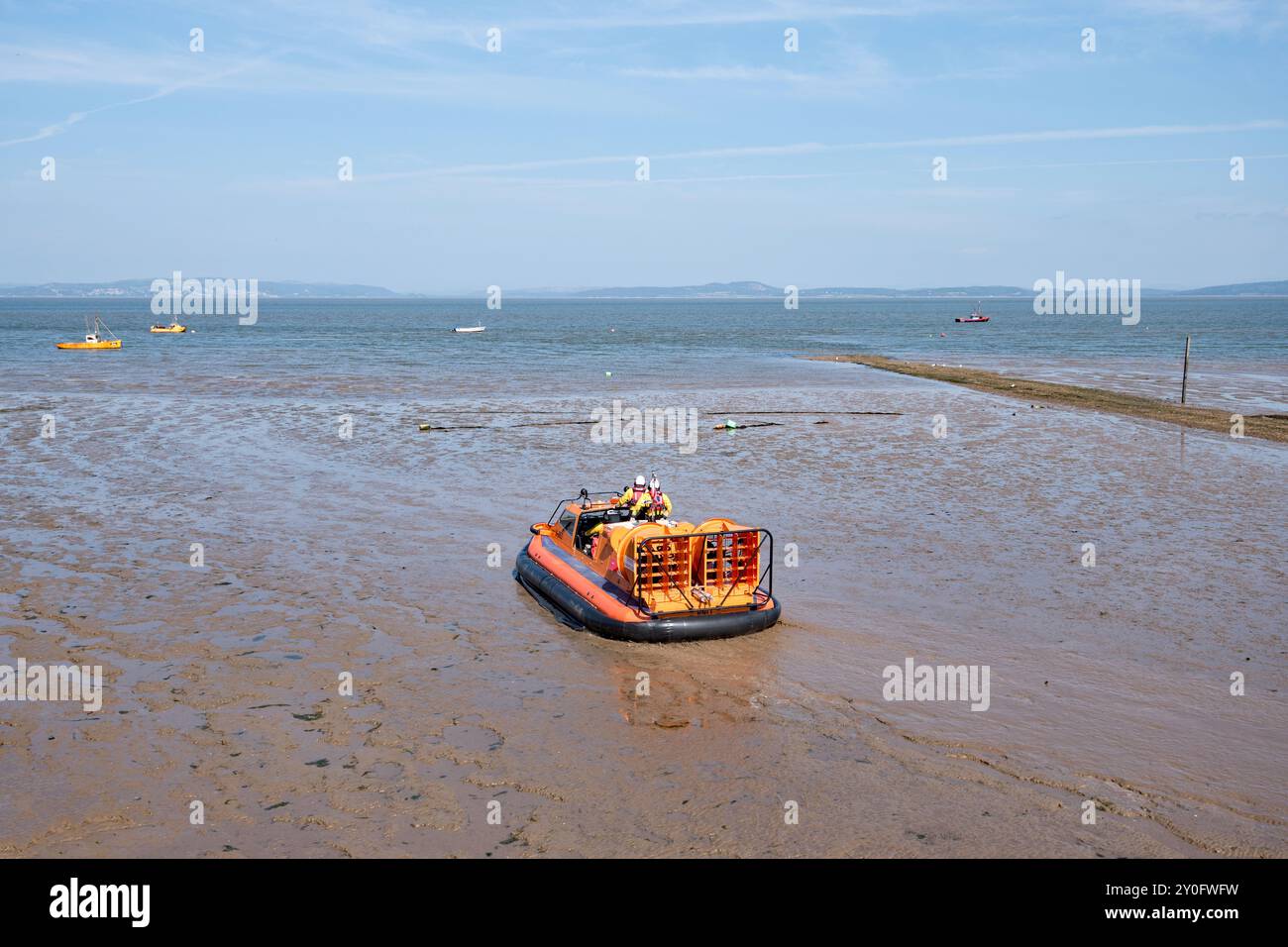 Morecambe war die erste Station, die 2002 ein Luftkissenboot erhielt, die Hurley Flyer H-002.gesehen am 31. August 2024 während des Vintage by the Sea Festivals. Stockfoto