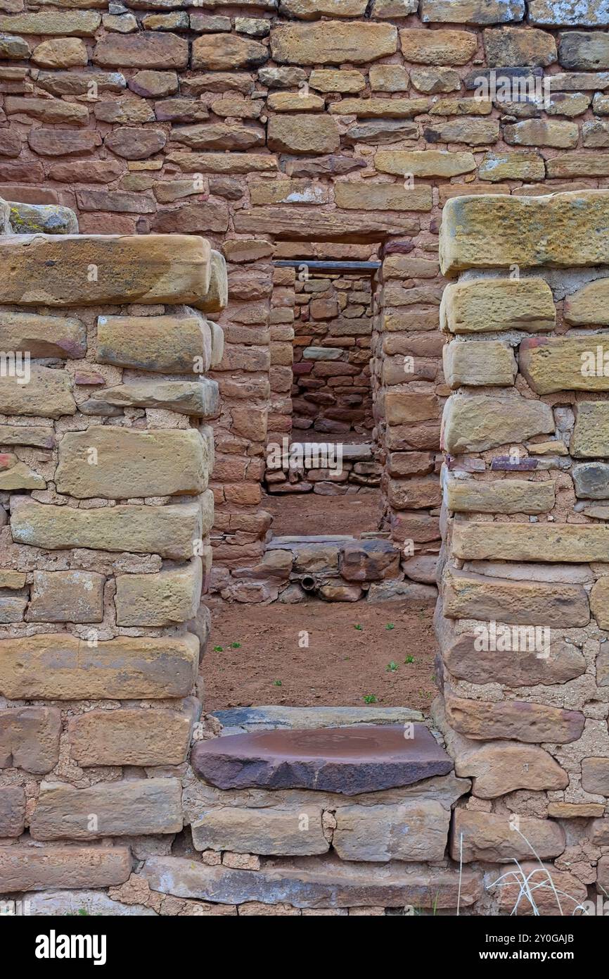 Tür durch Steinmauerwerk Far View House Pueblo am mesa Top im mesa Verde Nationalpark Stockfoto