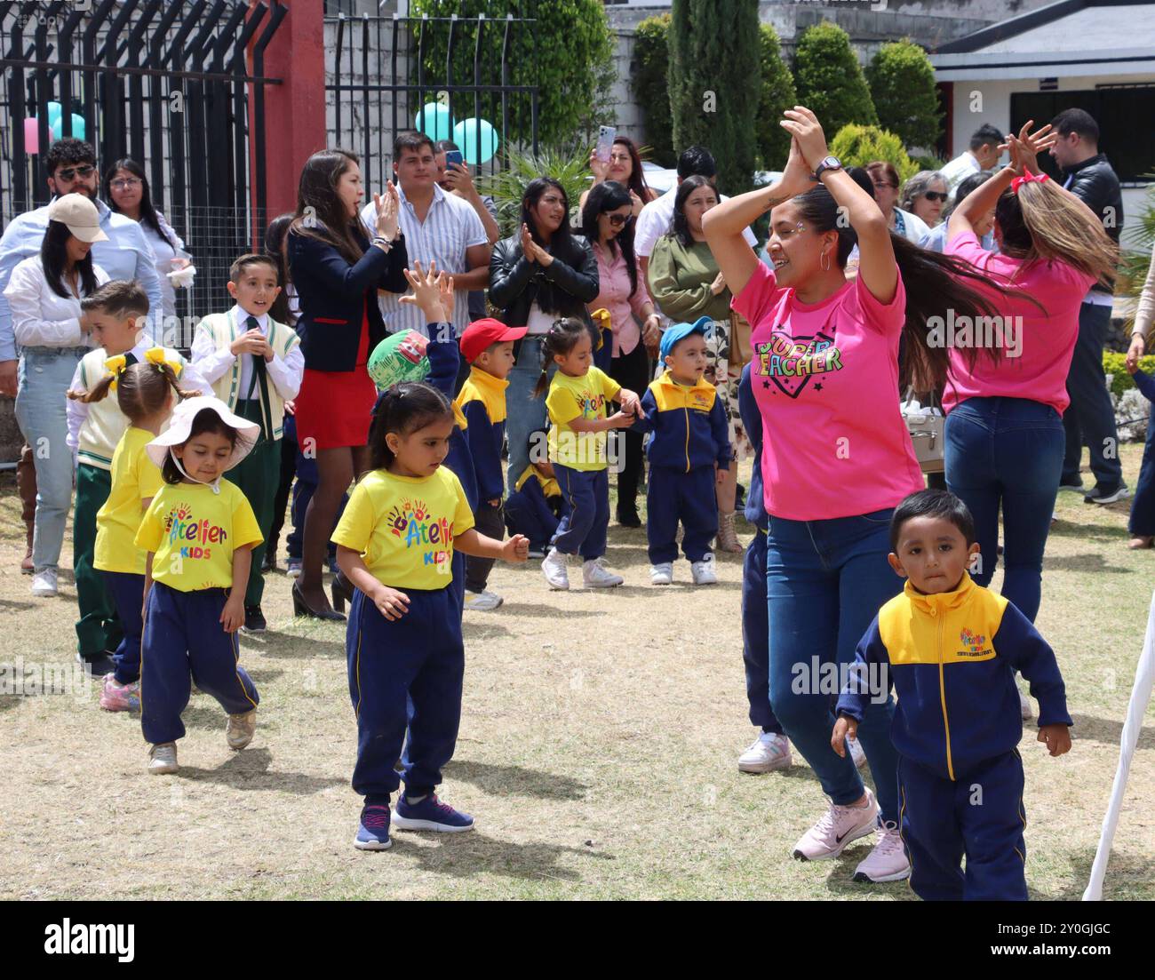 ZURÜCK ZUR SCHULE QUITO QUITO, Montag, 2. September 2024 mehr als 6700 Bildungseinrichtungen wie Colleges und Schulen kehren allmählich in den Unterricht in den Hochländern zurück Fotos API Rolando Enriquez Quito Pichincha Ecuador EDU ZURÜCK ZUR SCHULE QUITO 3f7bde64f0e54fe65e176194ea0e4f78 Copyright: XROLANDOxENRIQUEZx Stockfoto