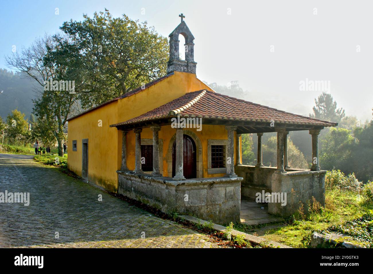 Alte Kapelle auf dem portugiesischen Küstenweg nach Santiago de Compostela Stockfoto