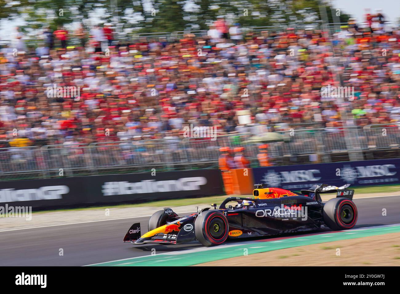 Monza, Italien. 31. August 2024. Max Verstappen aus den Niederlanden fuhr den (1) Oracle Red Bull Racing RB20 während des Qualifying der Formel 1 Pirelli Gran Premio d'Italia 2024 am 31. August 2024 in Monza, Italien. Quelle: Luca Rossini/E-Mage/Alamy Live News Stockfoto