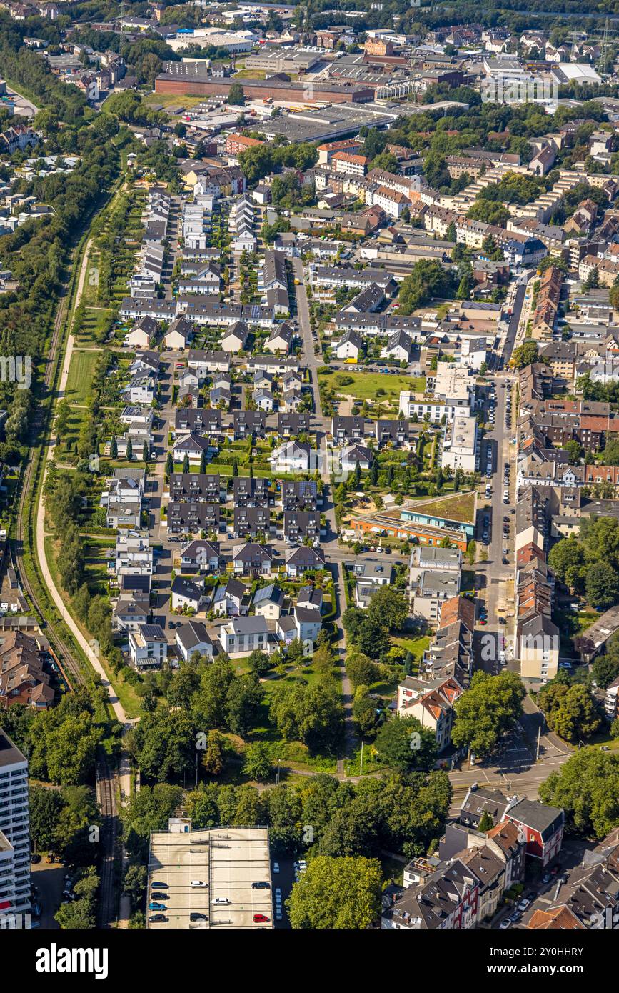 Luftbild, Wohngebiet zwischen Bahnlinie und Rheinische Straße, Schalke, Gelsenkirchen, Ruhrgebiet, Nordrhein-Westfalen, Deutschland ACHTUNGxMINDESTHONORARx60xEURO *** Luftaufnahme, Wohngebiet zwischen Eisenbahnlinie und Rheinischer Straße, Schalke, Gelsenkirchen, Ruhrgebiet, Nordrhein-Westfalen, Deutschland ATTENTIONxMINDESTHONORARx60xEURO Stockfoto