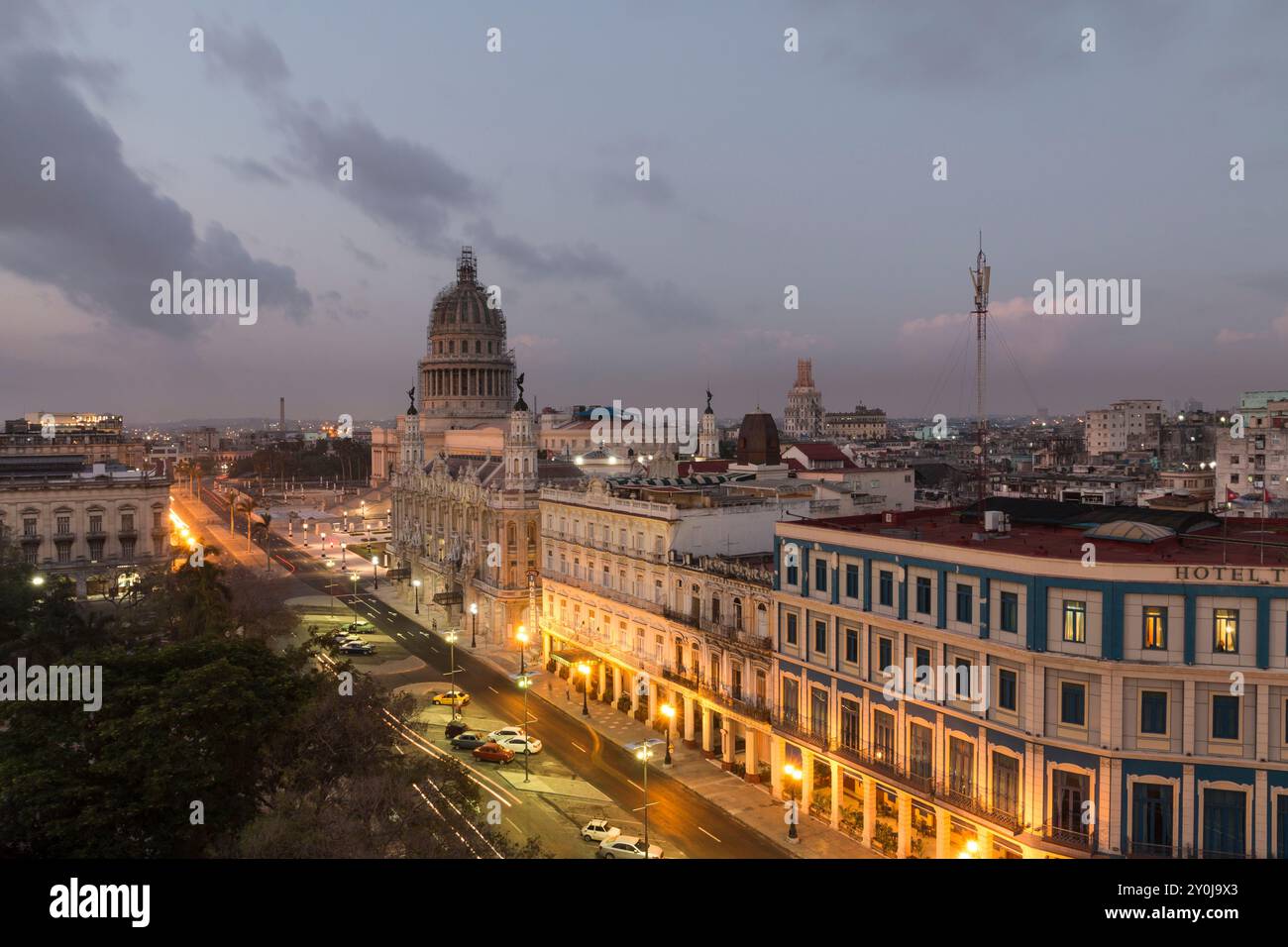 Kuba, Havanna. El Capitolio. National Capitol Buidling und Gran Teatro de la Habana Alicia Alonso. Das große Nationaltheater, das große Theater, Pala Stockfoto