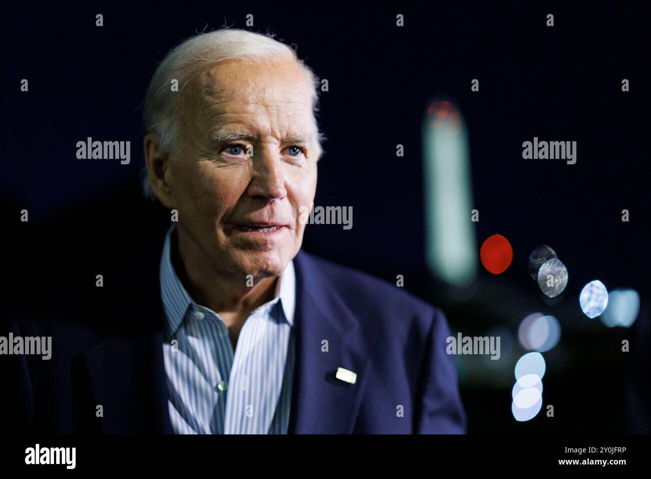 Washington, Usa. September 2024. US-Präsident Joe Biden spricht mit Medienvertretern auf dem Südrasen des Weißen Hauses, nachdem er am Montag, dem 2. September, in Washington, DC, angekommen ist. 2024. Biden führte eine Kampagne mit der US-Vizepräsidentin Kamala Harris in The Steel City durch, wo Harris seinen Anhängern erklärte, dass die United States Steel Corp. im Inland weiterhin im Besitz und betrieben werden solle, was sich gegen einen geplanten Verkauf des Unternehmens an Nippon Steel Corp. aussprach, den Biden ebenfalls abgelehnt hat. Foto: Ting Shen/UPI Credit: UPI/Alamy Live News Stockfoto