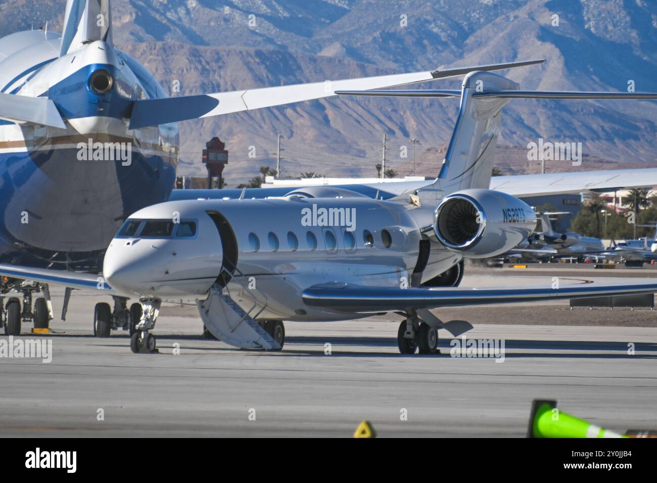 Ein Gulfstream G650 mit der Registrierung N628TS, im Besitz von Falcon Landing LLC und häufig von Elon Musk am Flughafen Las Vegas vor Super Bowl LVI geflogen Stockfoto