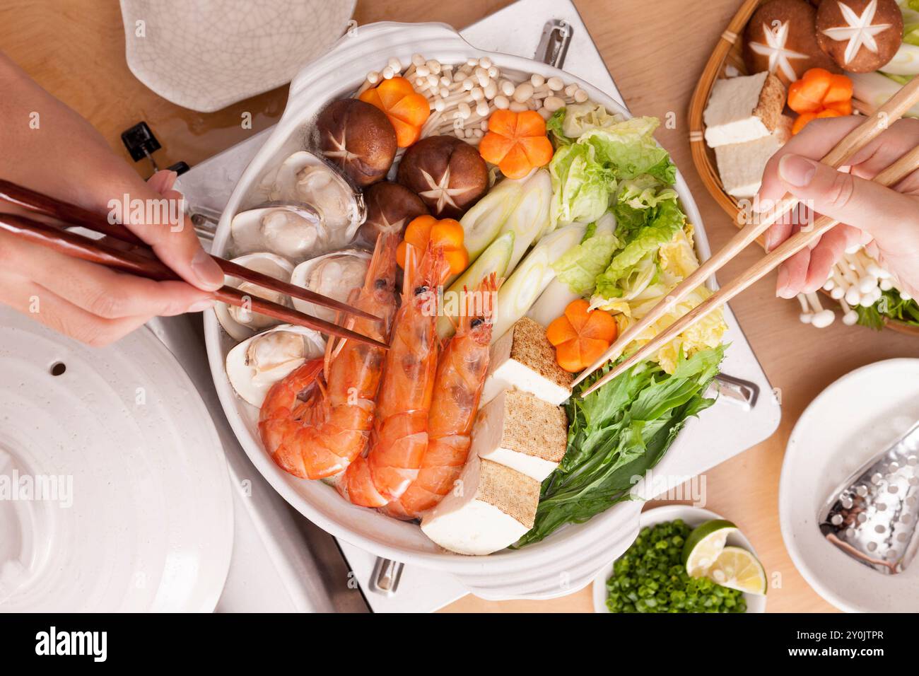 Die Landschaft eines Meeres-Hotpot-Dinners Stockfoto