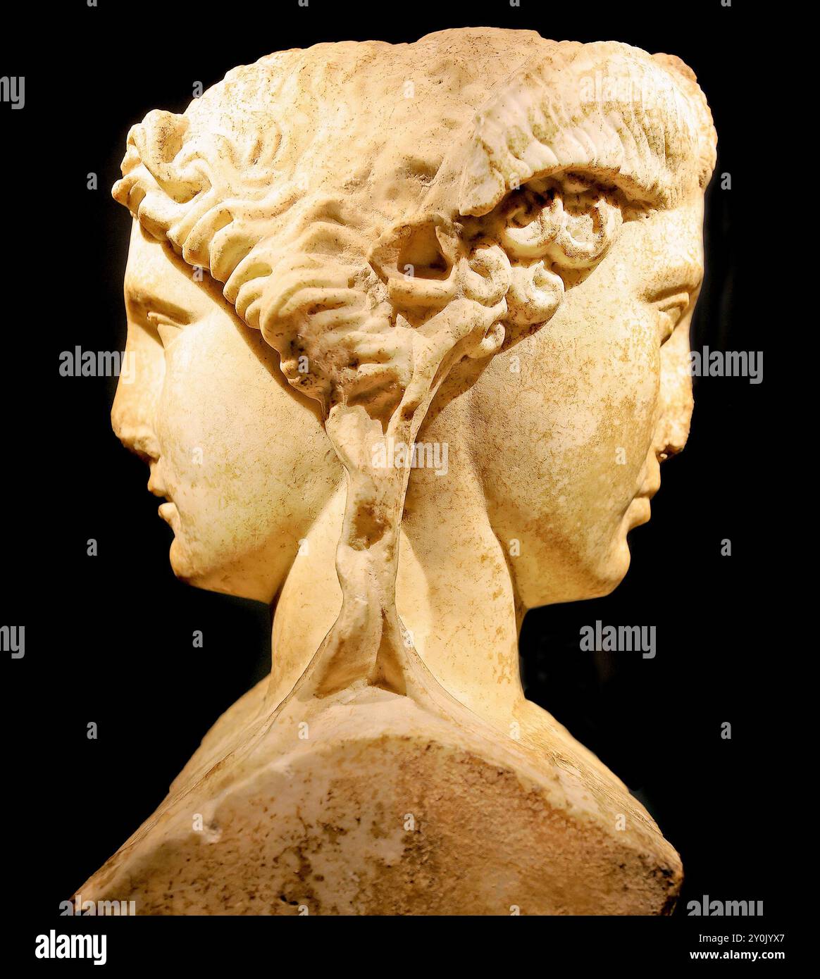 : Janus, einer der ältesten Götter des römischen pantheons, obwohl er allen Anfängen und Enden vorsteht, typischerweise als bifrontal dargestellt. Stockfoto