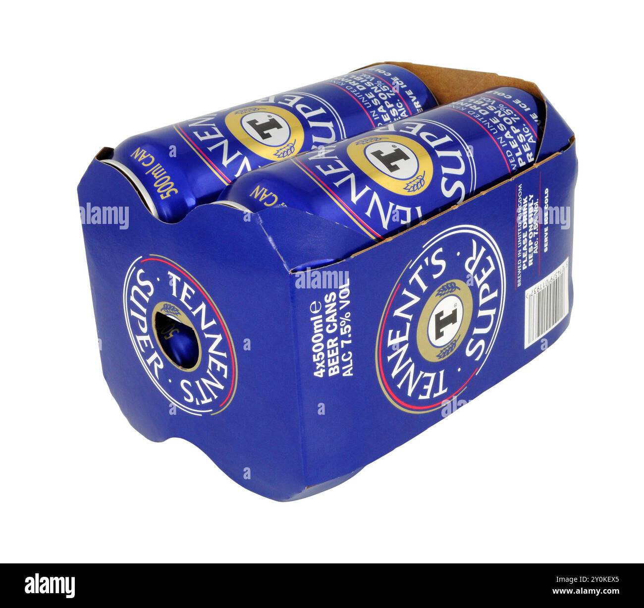 Tennents Super Strong Lager in einer vier 500-ml-Dose mit umweltfreundlicher Umhüllung aus Karton Stockfoto