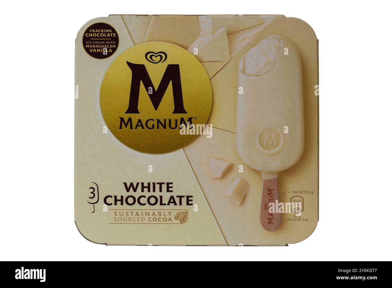 Schachtel Magnum White Chocolate Eiscreme isoliert auf weißem Hintergrund - UK Stockfoto