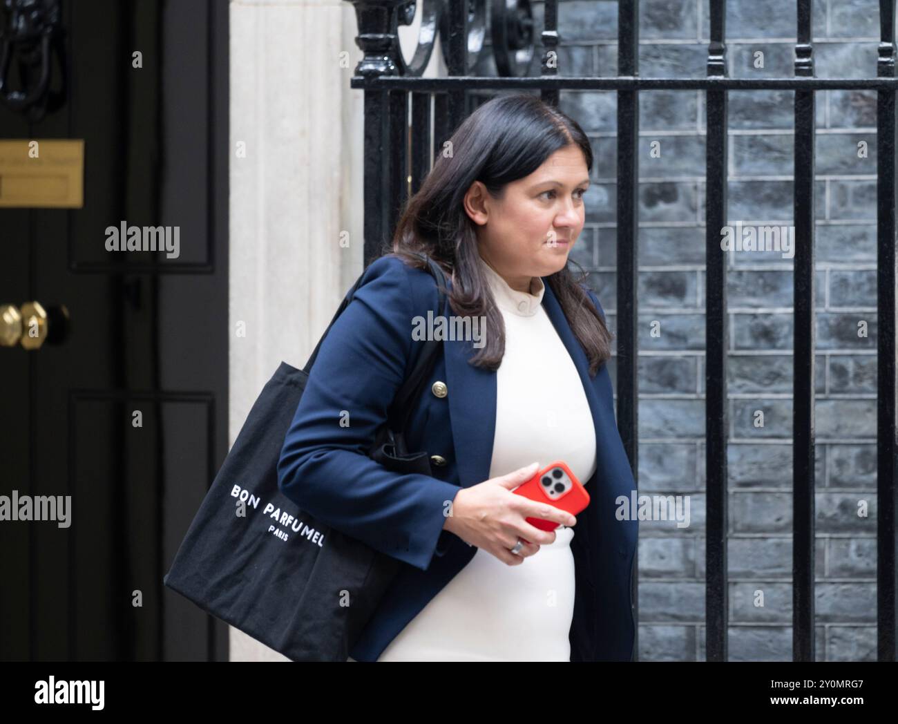 Downing Street, London, Großbritannien. September 2024. Die Minister der Regierung nehmen an der ersten Kabinettssitzung seit Ende der Sommerpause Teil. Lisa Nandy Abgeordnete, Staatssekretärin für Kultur, Medien und Sport. Quelle: Malcolm Park/Alamy Live News Stockfoto